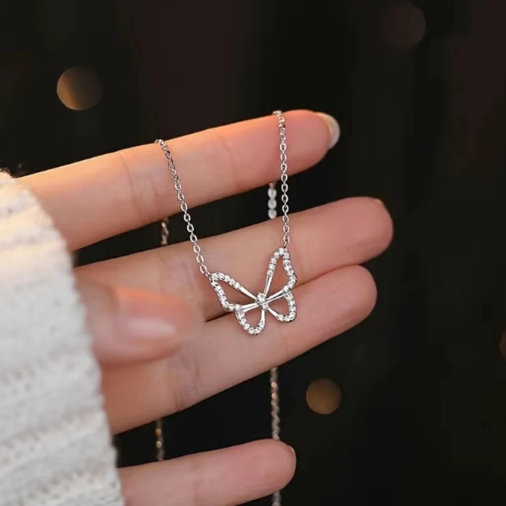 NEW Rhinestone Butterfly Pendant Necklace silver - Picture 3 of 7